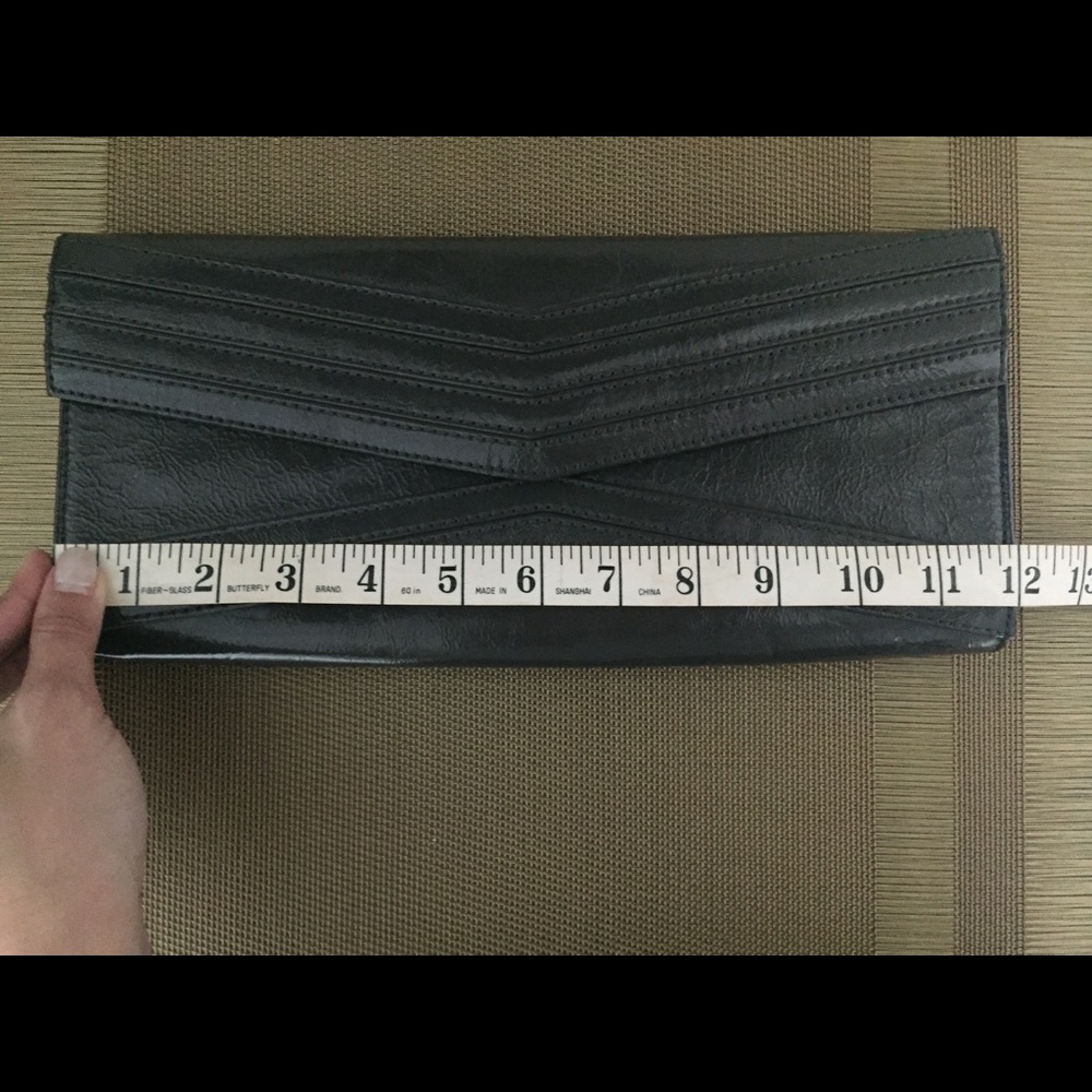 Clutch - Picture 7 of 7